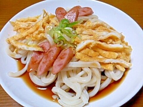 たまごとウィンナーのぶっかけうどん